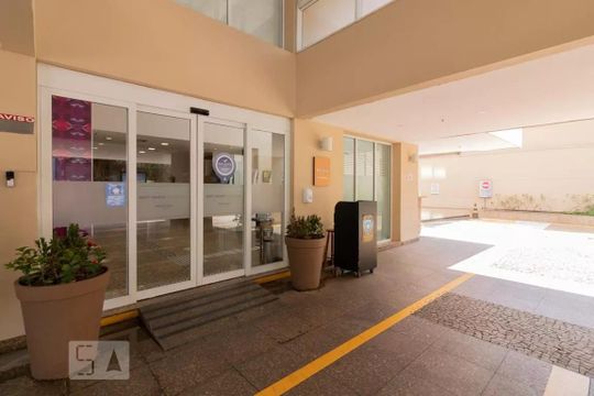 Fachada de apartamento para alugar com 1 quarto, 31m² em Vila Olímpia, São Paulo