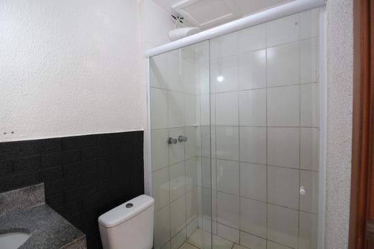 Banheiro Social de apartamento à venda com 2 quartos, 65m² em Taquara, Rio de Janeiro