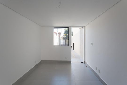 Casa à venda com 2 quartos, 120m² em Santa Monica, Belo Horizonte