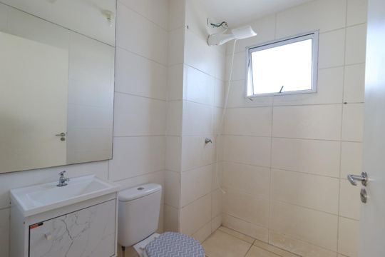Banheiro de apartamento para alugar com 2 quartos, 48m² em Antonio Marincek, Ribeirão Preto
