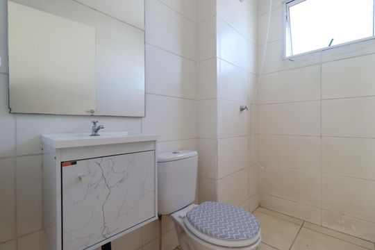 Banheiro de apartamento para alugar com 2 quartos, 48m² em Antonio Marincek, Ribeirão Preto