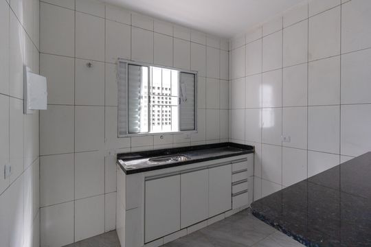 Cozinha de casa para alugar com 2 quartos, 60m² em Jardim Presidente Dutra, Guarulhos