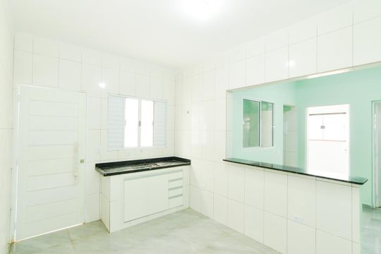 Cozinha de casa para alugar com 2 quartos, 60m² em Jardim Presidente Dutra, Guarulhos