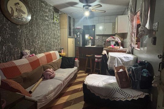 Casa 2 - Sala de casa à venda com 4 quartos, 50m² em Conjunto Habitacional Calux, São Bernardo do Campo