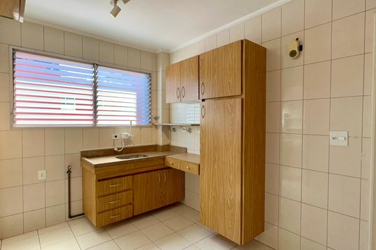 Cozinha de apartamento à venda com 2 quartos, 74m² em Pinheiros, São Paulo