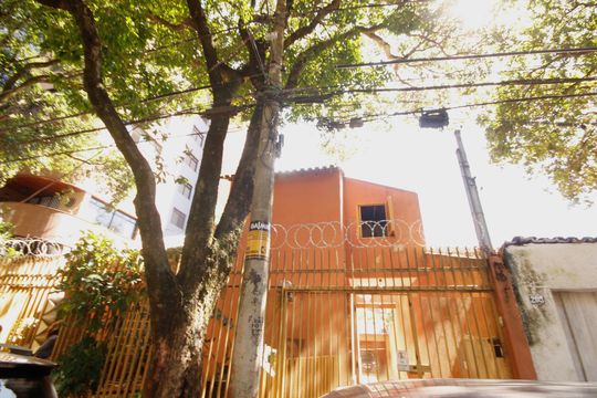 Casa à venda com 4 quartos, 267m² em Serra, Belo Horizonte