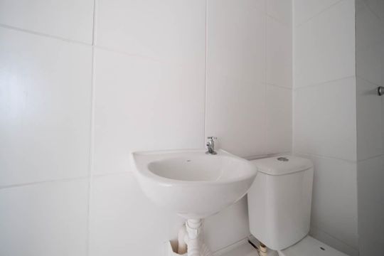 Banheiro de apartamento à venda com 2 quartos, 48m² em Vila Silvia, São Paulo