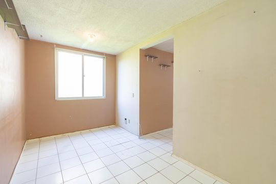Sala de apartamento à venda com 2 quartos, 80m² em Guajuviras, Canoas