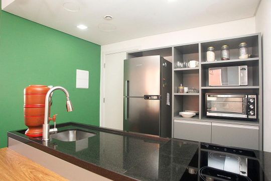 Cozinha de kitnet/studio à venda com 1 quarto, 34m² em Cidade Baixa, Porto Alegre