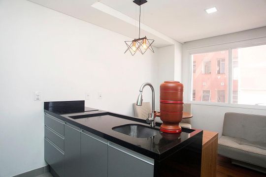Cozinha de kitnet/studio à venda com 1 quarto, 34m² em Cidade Baixa, Porto Alegre