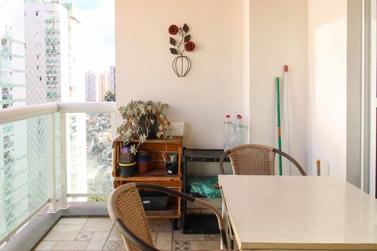Varanda  de apartamento à venda com 4 quartos, 117m² em Chácara Agrindus, Taboão da Serra