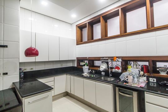 Cozinha de casa de condomínio para alugar com 4 quartos, 830m² em Alphaville, Santana de Parnaíba