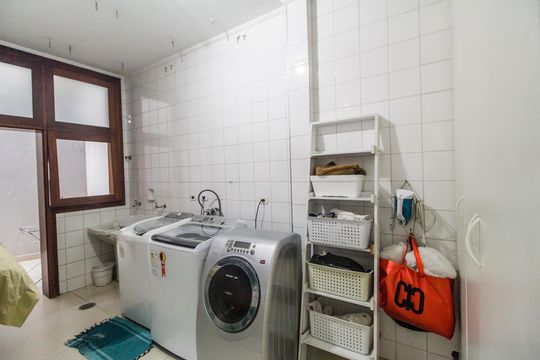Área de Serviço de casa de condomínio para alugar com 4 quartos, 830m² em Alphaville, Santana de Parnaíba