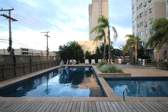 Área comum - Piscina de apartamento à venda com 2 quartos, 52m² em Humaitá, Porto Alegre