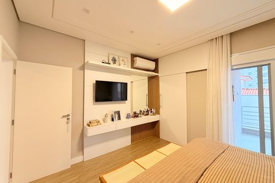 Suíte principal de casa de condomínio à venda com 3 quartos, 329m² em Jardim Santa Teresa, Jundiaí