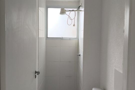 Banheiro de apartamento à venda com 2 quartos, 47m² em Jardim Boa Vista (Zona Oeste), Osasco
