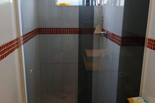 Banheiro de apartamento à venda com 2 quartos, 42m² em Vila Jacuí, São Paulo