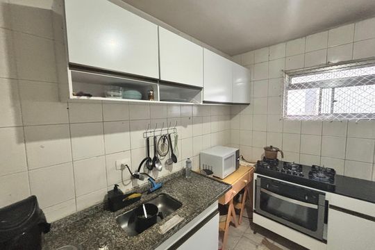 Cozinha de apartamento à venda com 2 quartos, 48m² em Conjunto Habitacional Padre Manoel da Nobrega, São Paulo