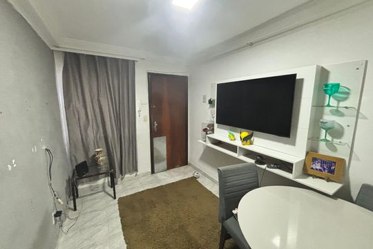 Sala de apartamento à venda com 2 quartos, 48m² em Conjunto Habitacional Padre Manoel da Nobrega, São Paulo