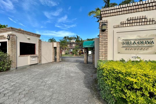 Fachada de casa de condomínio para alugar com 2 quartos, 81m² em Barra da Lagoa, Florianópolis
