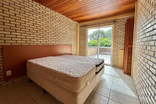 Quarto 1 de casa de condomínio para alugar com 2 quartos, 81m² em Barra da Lagoa, Florianópolis