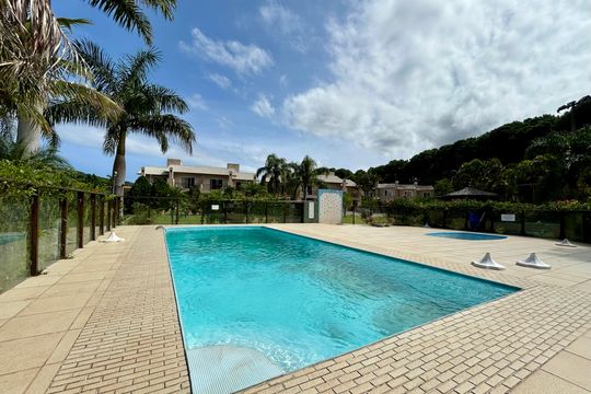 Área comum - Piscina de casa de condomínio para alugar com 2 quartos, 81m² em Barra da Lagoa, Florianópolis