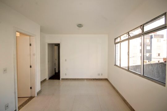Apartamento à venda com 3 quartos, 65m² em Santo Antônio, Belo Horizonte