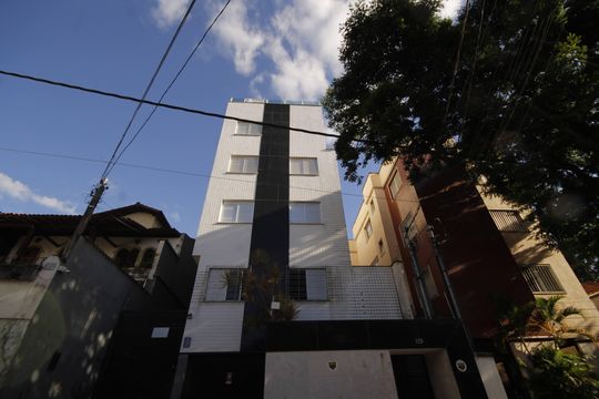 Fachada de apartamento à venda com 3 quartos, 65m² em Santo Antônio, Belo Horizonte