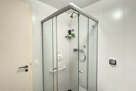 Banheiro da Suíte 1 de apartamento à venda com 2 quartos, 103m² em Recanto Paraíso, São Paulo