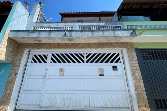 Fachada de casa à venda com 3 quartos, 219m² em Cidade Intercap, Taboão da Serra