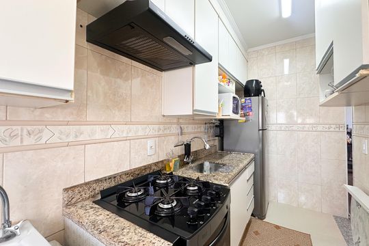 Cozinha de apartamento à venda com 2 quartos, 58m² em Santa Terezinha, São Bernardo do Campo