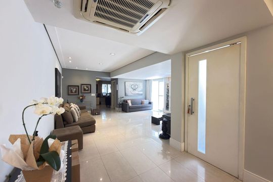 Casa à venda com 5 quartos, 350m² em Itaim Bibi, São Paulo