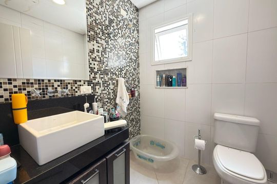 Casa à venda com 5 quartos, 350m² em Itaim Bibi, São Paulo
