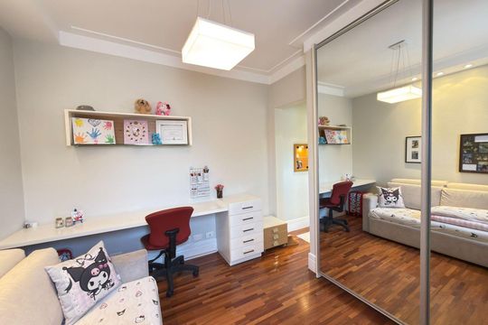 Casa à venda com 5 quartos, 350m² em Itaim Bibi, São Paulo