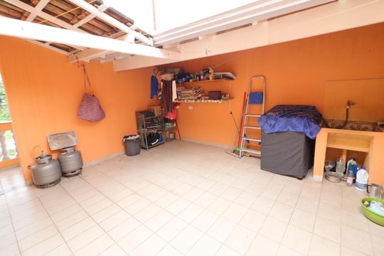Área de Serviço de casa à venda com 3 quartos, 450m² em Umuarama, Osasco