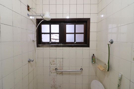Banheiro da Suíte 2 de casa à venda com 3 quartos, 450m² em Umuarama, Osasco