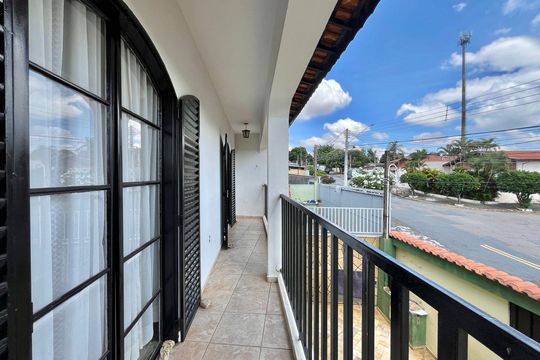 Sacada de casa à venda com 2 quartos, 230m² em Jardim Campos Eliseos, Campinas