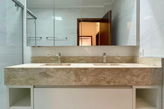 Banheiro de apartamento para alugar com 2 quartos, 120m² em Cerqueira César, São Paulo
