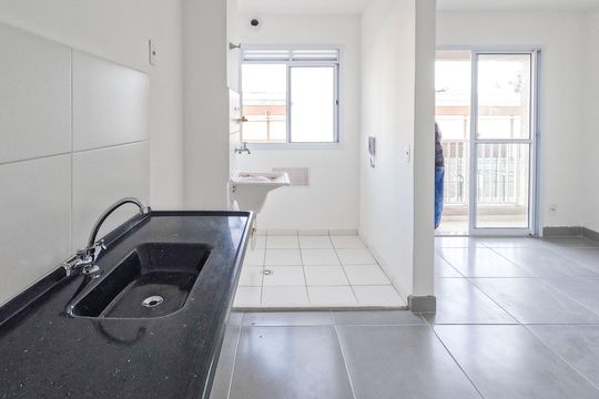 Cozinha de apartamento para alugar com 2 quartos, 37m² em Vila Jaraguá, São Paulo