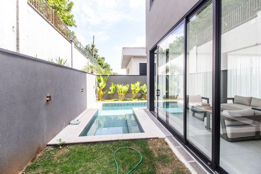 Quintal de casa de condomínio à venda com 4 quartos, 525m² em Residencial Burle Marx, Santana de Parnaíba