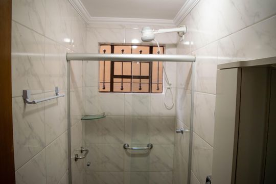Banheiro de casa para alugar com 3 quartos, 300m² em Penha de França, São Paulo