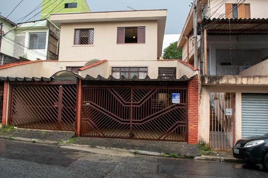 Fachada de casa para alugar com 3 quartos, 300m² em Penha de França, São Paulo