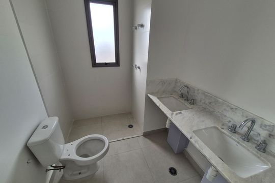 Banheiro de apartamento à venda com 3 quartos, 189m² em Chácara Klabin, São Paulo