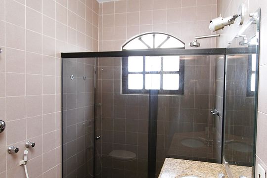 Banheiro 1 de casa à venda com 6 quartos, 390m² em São Marcos, Belo Horizonte