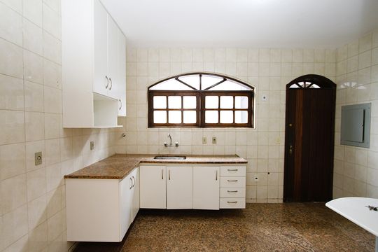 Cozinha de casa à venda com 6 quartos, 390m² em São Marcos, Belo Horizonte