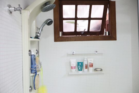 Banheiro suíte de casa à venda com 4 quartos, 205m² em Jardim Santa Adelia, São Paulo