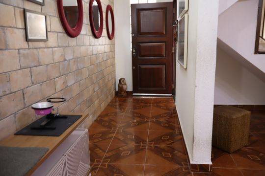 Sala de casa à venda com 4 quartos, 205m² em Jardim Santa Adelia, São Paulo