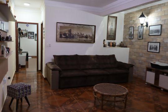 Sala de casa à venda com 4 quartos, 205m² em Jardim Santa Adelia, São Paulo