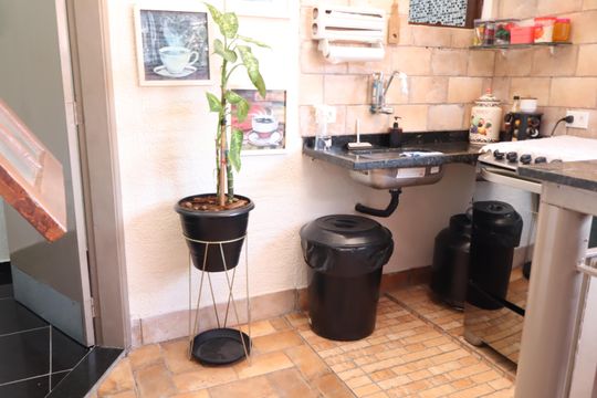 Cozinha de casa à venda com 4 quartos, 205m² em Jardim Santa Adelia, São Paulo