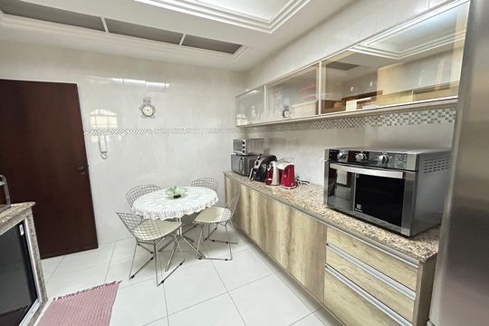 Cozinha de casa de condomínio à venda com 4 quartos, 196m² em Méier, Rio de Janeiro